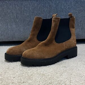 Caslon Miller Water Resistant Lug Sole Chelsea Boots Chestnut Brown Suede wBlack